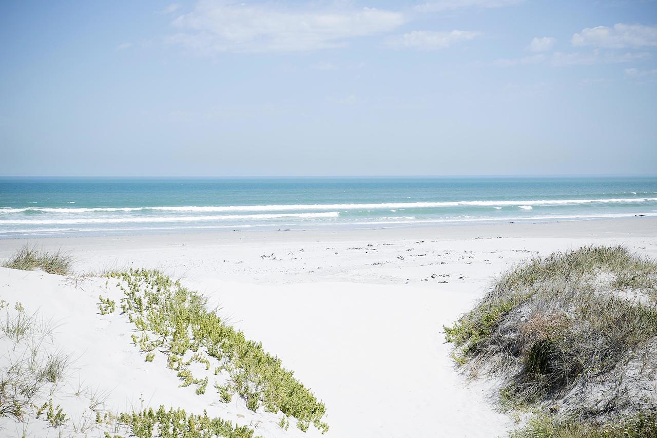 Amazing Beach House In Melkbos! Van Riebeeckstrand Экстерьер фото